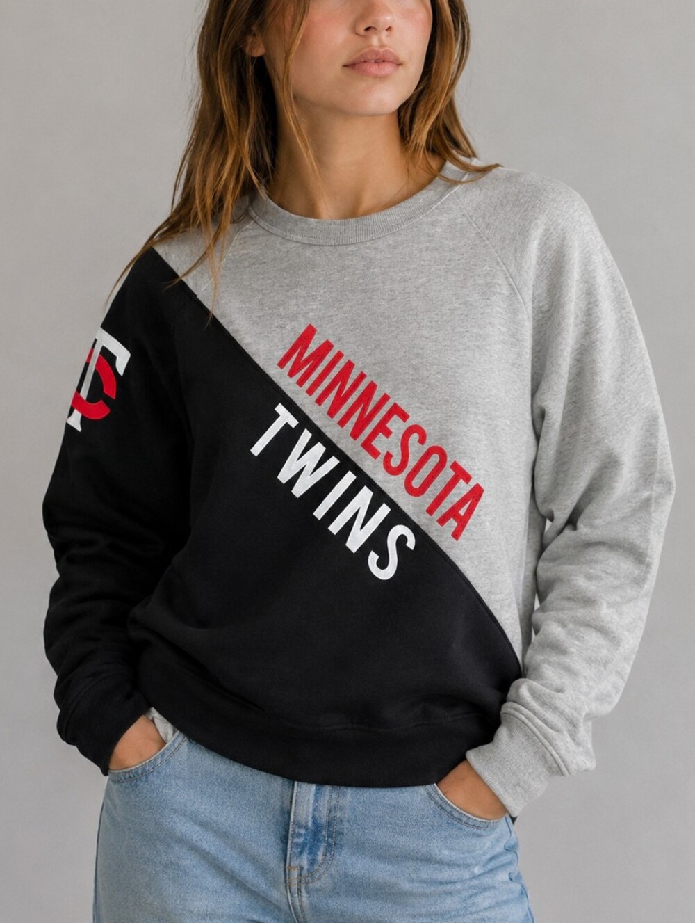 MLB Genuine Merchandise Minnesota Twins Pullover Crew Sweatshirt
